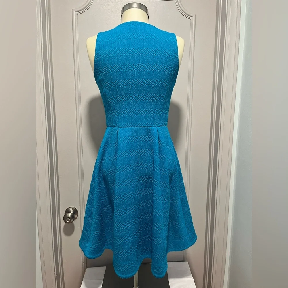 Leifsdottir Textured Tonnelle Dress - Picture 3 of 5